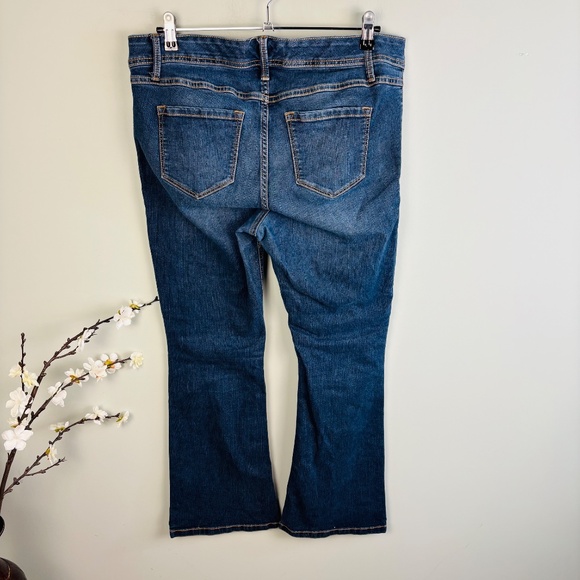 Torrid Luxe Slim Bootcut Jean Size 12 - Picture 4 of 6
